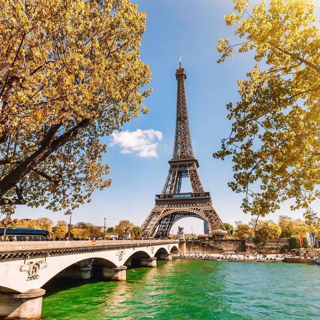 Paris Paris
